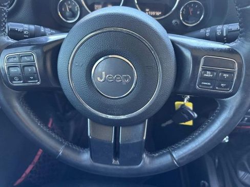 Used 2017 Jeep Wrangler Unlimited Rubicon image 24