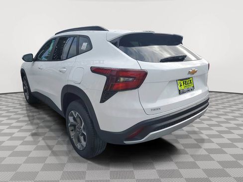 New 2026 Chevrolet Trax LT image 4