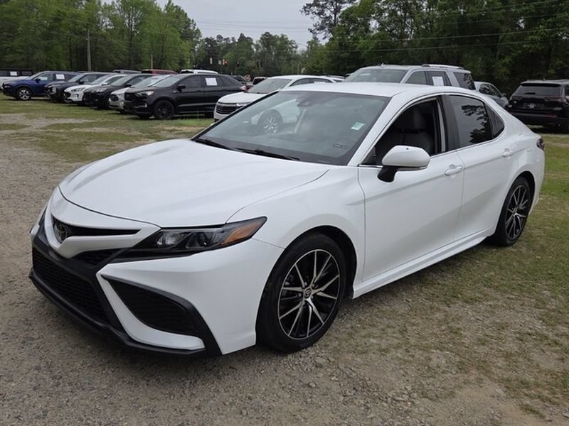 Used 2023 Toyota Camry SE AWD/4WD image 4