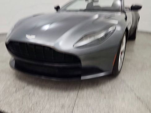 Used 2019 Aston Martin DB11 Volante RWD image 10