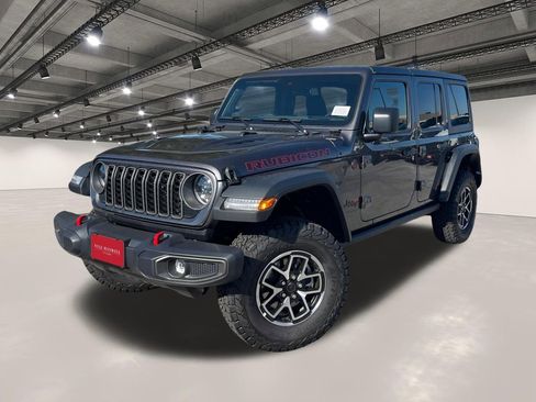 Used 2025 Jeep Wrangler Unlimited Rubicon w/ Convenience Group image 1