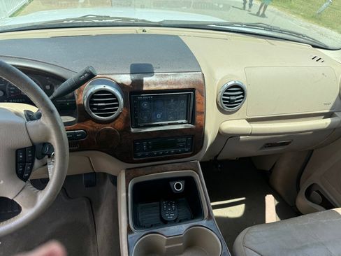 Used 2004 Ford Expedition Eddie Bauer image 11