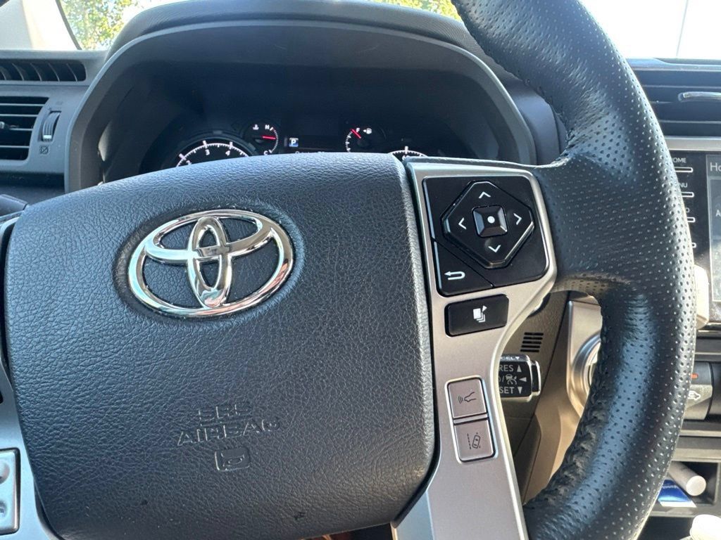 Used 2024 Toyota 4Runner SR5 Premium w/ Moonroof Package AWD/4WD image 17