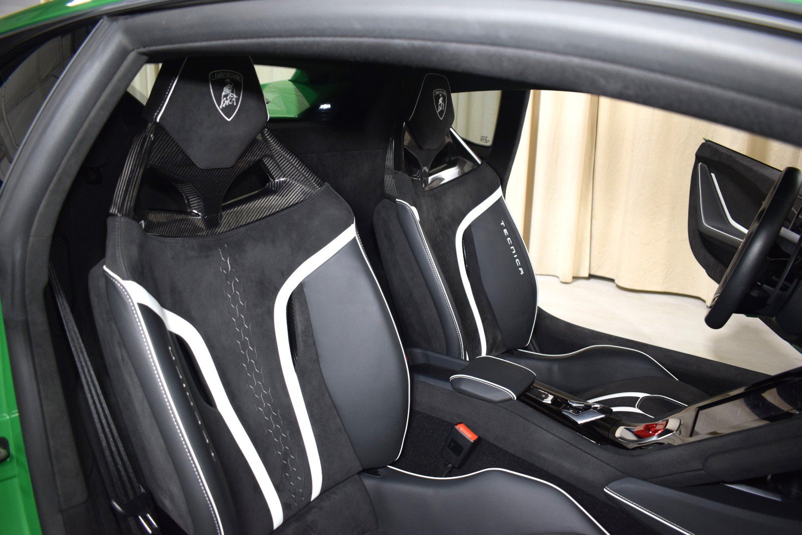 Used 2023 Lamborghini Huracan Tecnica RWD image 16