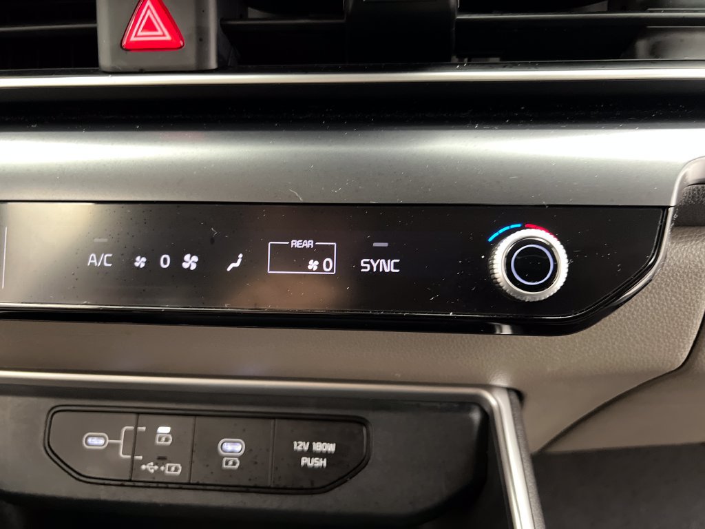 Used 2025 Kia Carnival FWD image 64