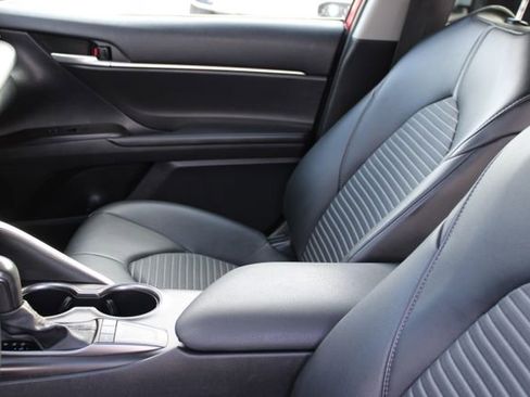 Used 2024 Toyota Camry SE image 29