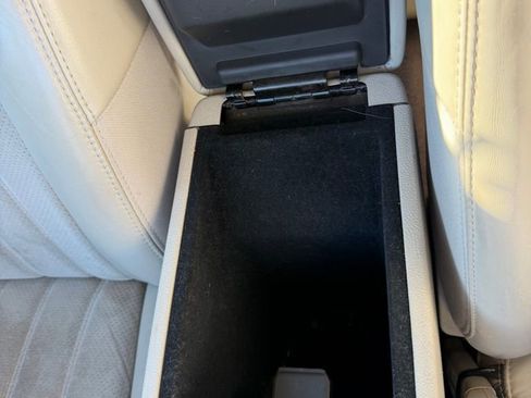 Used 2011 Buick Lucerne Super image 17