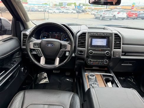 Used 2018 Ford Expedition Platinum AWD/4WD image 24