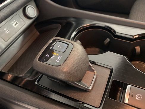 Used 2022 Nissan Rogue SV image 21