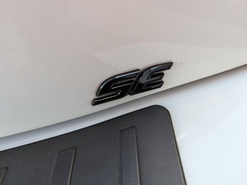 Used 2020 Toyota Corolla SE w/ Carpet Mat Package FWD image 27