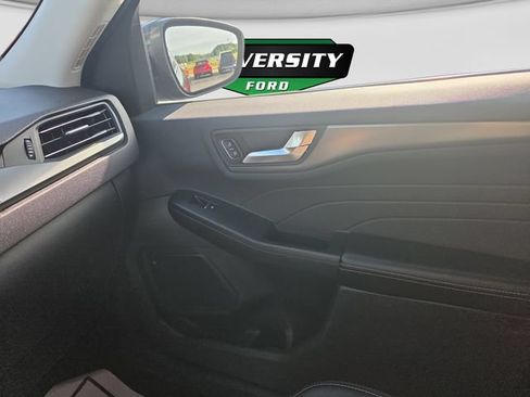 Used 2025 Ford Escape SE FWD image 21