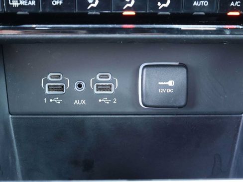 Used 2024 Jeep Grand Cherokee Limited w/ Black Appearance Package RWD image 27