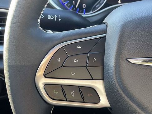 New 2026 Chrysler Pacifica Select FWD image 34