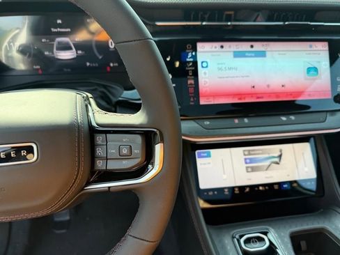 New 2025 Jeep Wagoneer S Limited image 11