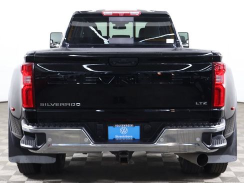 Used 2025 Chevrolet Silverado 3500 LTZ w/ LTZ Convenience Package AWD/4WD image 15