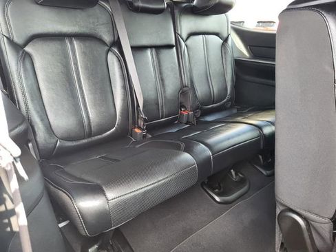 Used 2024 Jeep Wagoneer Series II w/ Flexible Seating Group RWD image 29