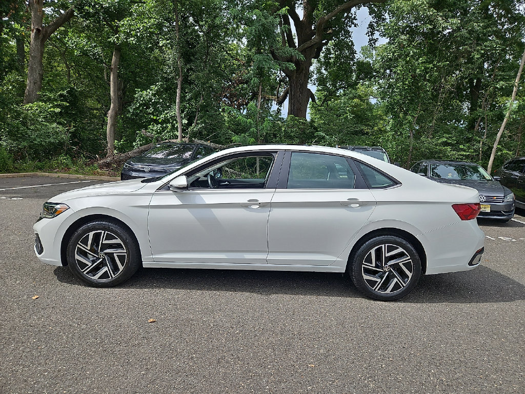 Certified 2023 Volkswagen Jetta SEL FWD image 8