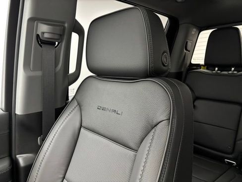 New 2026 GMC Sierra 2500 Denali w/ Denali Reserve Package image 45