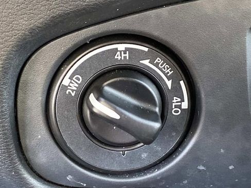 Used 2024 Nissan Frontier PRO-4X w/ Off-Road Protection Package AWD/4WD image 14