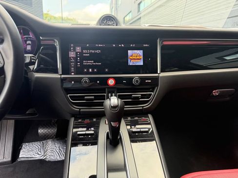 Certified 2026 Porsche Macan Turbo AWD/4WD image 24