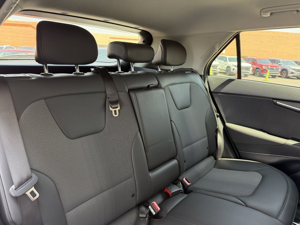 Used 2025 Kia Niro Wind FWD image 38