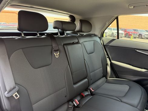Used 2025 Kia Niro Wind FWD image 38