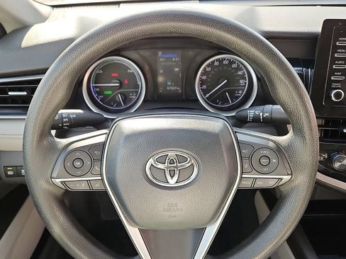 Used 2022 Toyota Camry LE FWD image 18