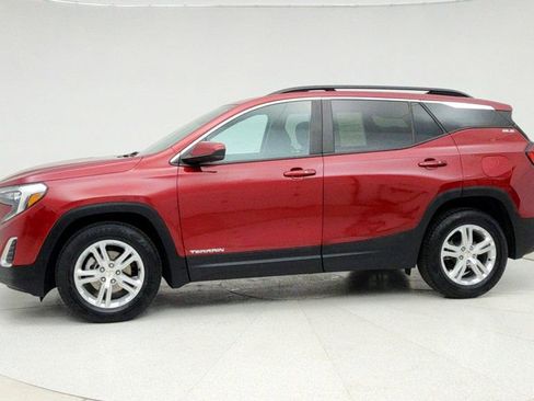 Used 2021 GMC Terrain SLE w/ Driver Convenience Package image 8