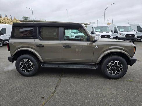 New 2026 Ford Bronco Outer Banks AWD/4WD image 6