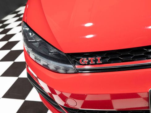 Used 2019 Volkswagen Golf 4-Door image 10