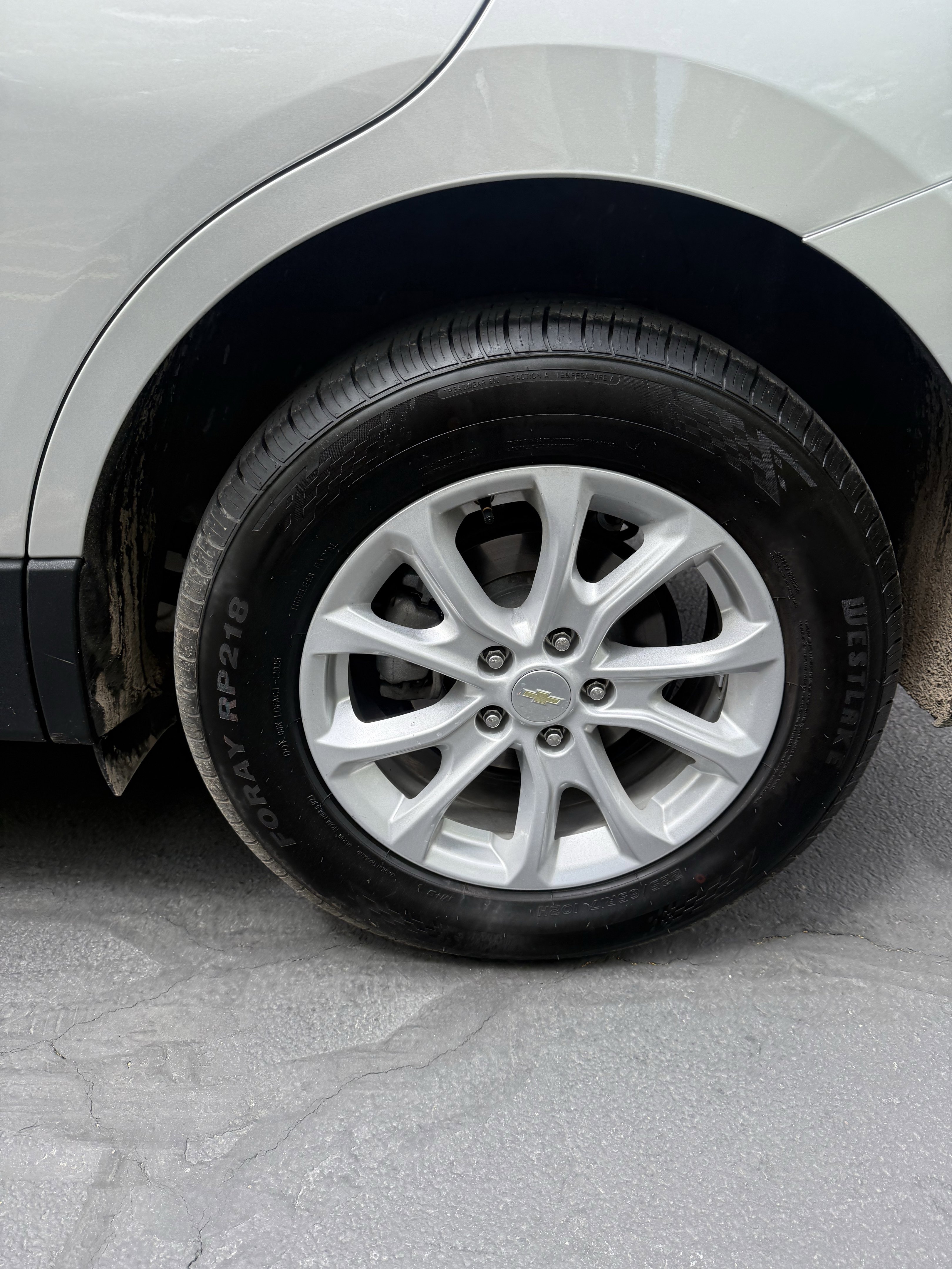 Used 2019 Chevrolet Equinox LS AWD/4WD image 17