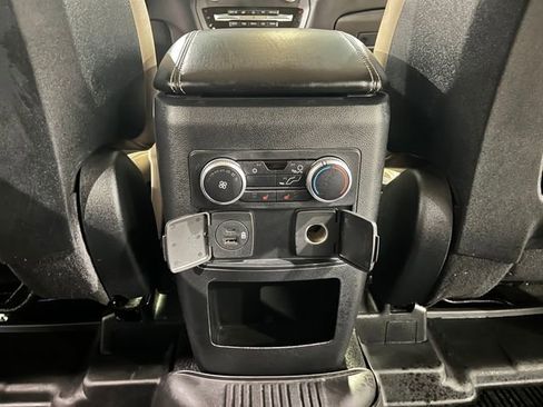 Used 2020 Ford Explorer XLT w/ Equipment Group 202A RWD image 30