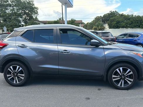 Used 2019 Nissan Kicks SV FWD image 6