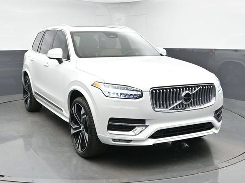 Used 2024 Volvo XC90 B6 Ultimate w/ Protection Package Premier AWD/4WD image 2