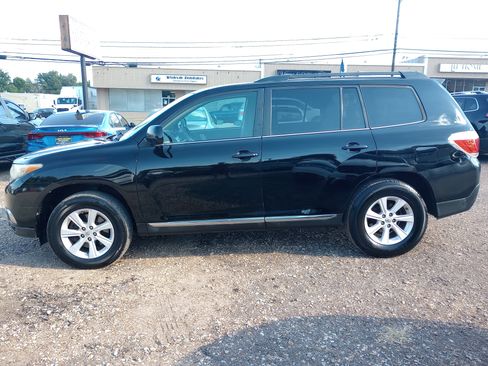 Used 2011 Toyota Highlander 4WD w/ Tech Pkg image 4