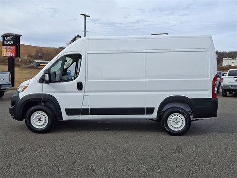 Used 2024 RAM ProMaster 2500 w/ Safety Group image 7