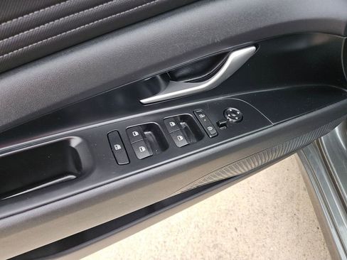 Used 2025 Hyundai Elantra SEL image 15