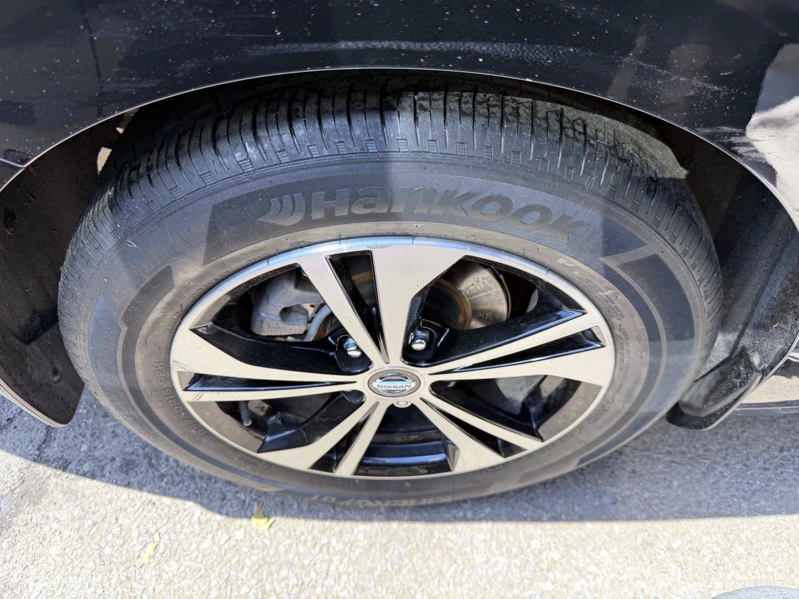 Used 2023 Nissan Sentra SV w/ All-Weather Package FWD image 7