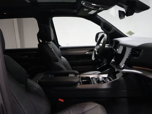 New 2026 Jeep Grand Wagoneer 4WD image 17