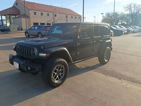 Used 2025 Jeep Wrangler Unlimited Rubicon w/ Convenience Group image 1