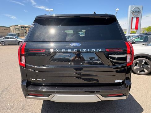 Used 2025 Ford Expedition Platinum AWD/4WD image 4