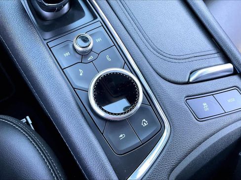 Used 2024 Cadillac XT5 Luxury image 31