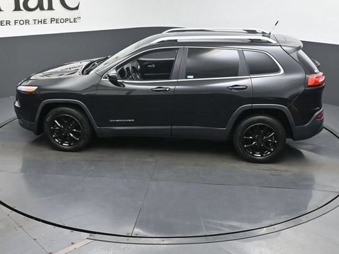 Used 2015 Jeep Cherokee Latitude w/ Cold Weather Group FWD image 42