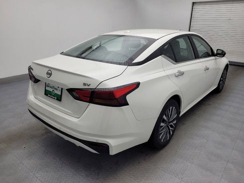 Used 2024 Nissan Altima 2.5 SV image 9