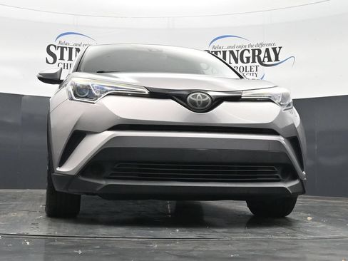 Used 2019 Toyota C-HR XLE FWD image 27