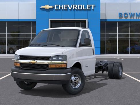 New 2026 Chevrolet Express 3500 w/ Power Convenience Package RWD image 6