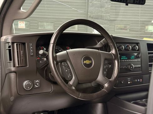 Used 2022 Chevrolet Express 3500 Work Van w/ Driver Convenience Package image 29