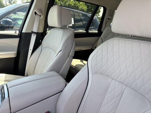 Used 2025 BMW X7 xDrive40i w/ Executive Package AWD/4WD image 35
