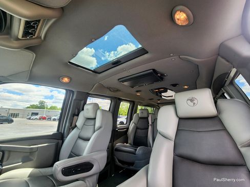 Used 2020 Chevrolet Express 2500 w/ Enhanced Convenience Package RWD image 29