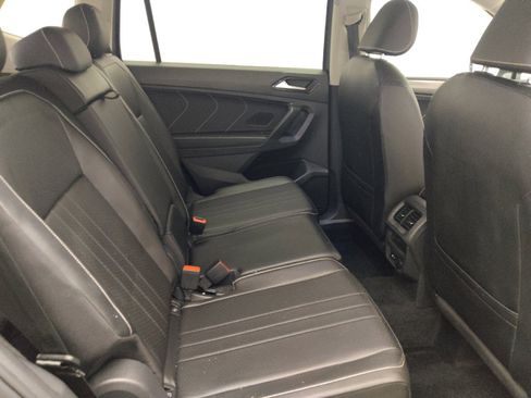 Used 2022 Volkswagen Tiguan SE FWD image 19